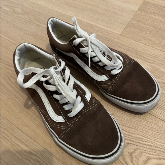 Brown Vans Old Skool Shoes - Picture 2 of 3